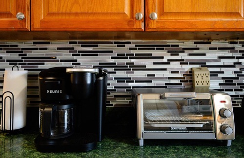 Barker House | Sweet Home V - Family Cozy House, 20 minutes to downtown, 20 minutes to Airport