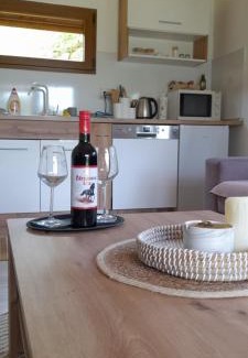 Visoko House | Sweet Home Visoko FREE PARKING, AC, RENT A CAR
