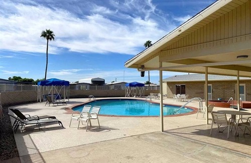 Yuma House | Sweet little Casita located in the heart of Yuma. 55+ park. Golf Cart included