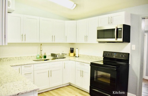 Seminole House | Sweet Little Home 15 Minutes From The Beach