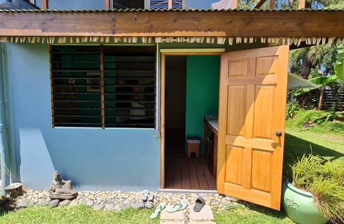 Mahina Apartment | Sweet little studio by the sea in a family area surrounding.