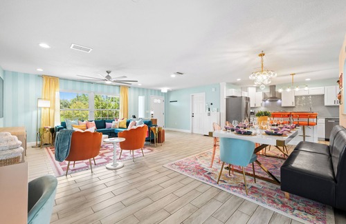 Bradenton House | ‘Sweet Memories’ - Heated Pool, Games & Hot Tub - Sleeps 12