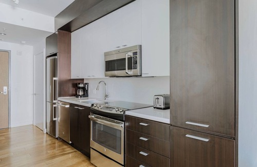 Navy Yard Apartment | Sweet Navy Yard 1BR w/Gym, Balcony, W/D, Doorman & A/C, by Blueground