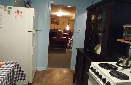 Alki Apartment | Sweet Olympic View, Alki Beach