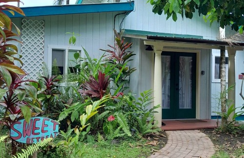 Kapoho House | Sweet retreat close to the ocean. Where natures sights and sounds delight soul.
