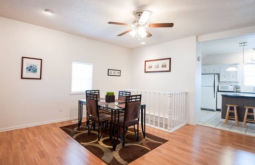 South Haven House | Sweet Retreat | Intimate Bungalow with a Cozy Backyard, Near the Beach