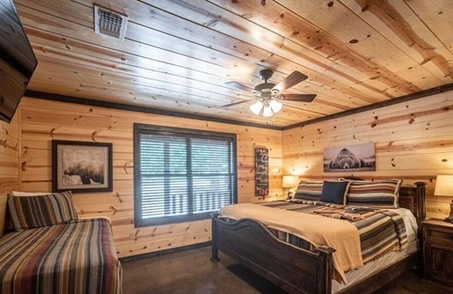 Broken Bow Cabin | Sweet Serenity-Bring the whole family to this spacious cabin