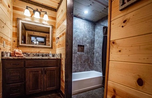 Broken Bow Cabin | Sweet Serenity-Bring the whole family to this spacious cabin