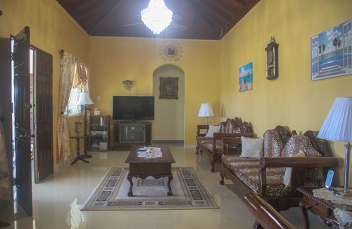 Reading Villa | Sweet Singing Birds Villa