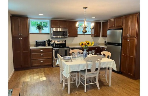 New Paltz Apartment | Sweet spot studio on village outskirts
