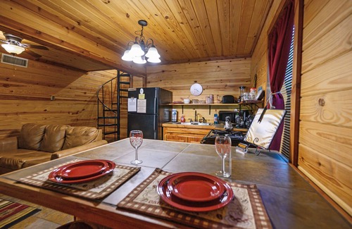 Broken Bow Cabin | Sweet Surrender: 1 BR, 1 Bath, Sleeps 4