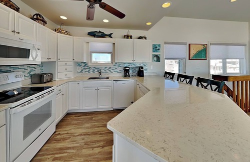 Topsail Beach House | Sweet Surrender | Pet Friendly, Oceanfront!