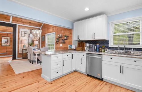 Ellijay House | Sweet Tea Retreat up on the hill in Cossawattee River Resort Ellijay