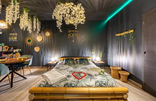 Rhone Hotel | Sweet Uni'vert Jacuzzi