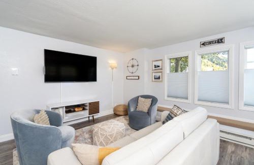 Telluride House | Sweet Updated Ski in Ski out 1 bedroom Etta Place Too Condo