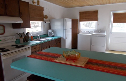 Ocracoke House | Sweet Waterfront Cottage, 4 person limit