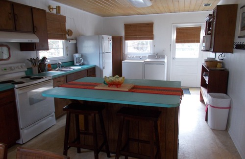Ocracoke House | Sweet Waterfront Cottage, 4 person limit