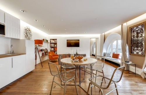 Paris City Center Apartment | Sweett | Amiral de Coligny