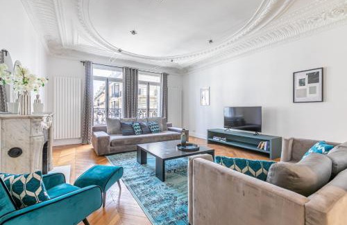Champs-Elysees Apartment | Sweett - Boccador