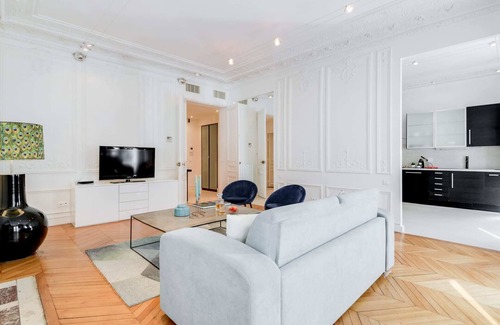 Champs-Elysees Apartment | Sweett | Cerisoles A