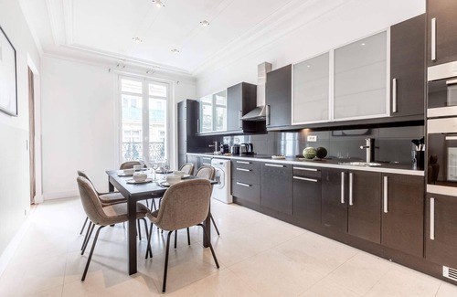 Champs-Elysees Apartment | Sweett | Cerisoles G