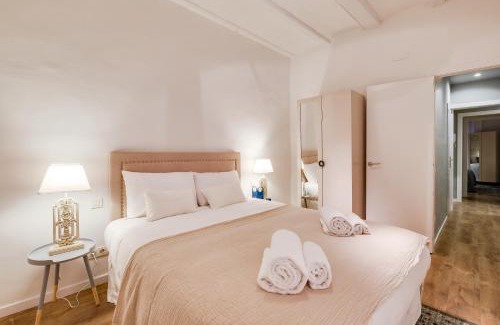 Gothic Quarter Apartment | Sweett - Gothic