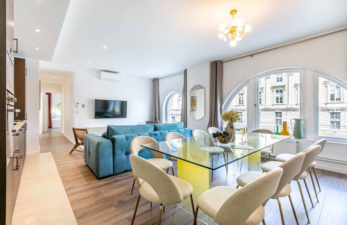Paris City Center Apartment | Sweett | Notre Dame II