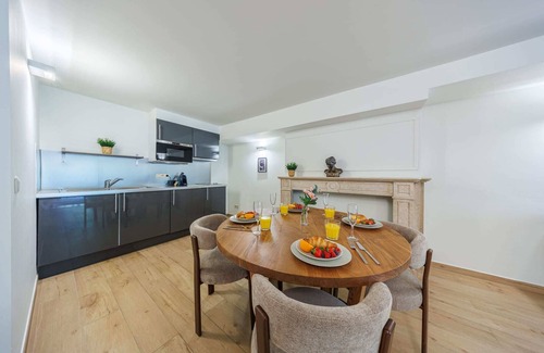 Upper Town Apartment | Sweett | One Bedroom Apartment - Mas A-Garden