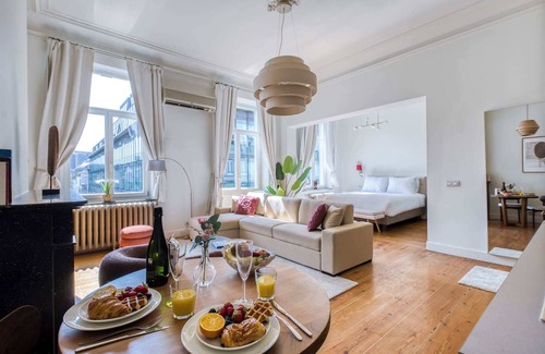 Upper Town Apartment | Sweett | Superior Studio C-22