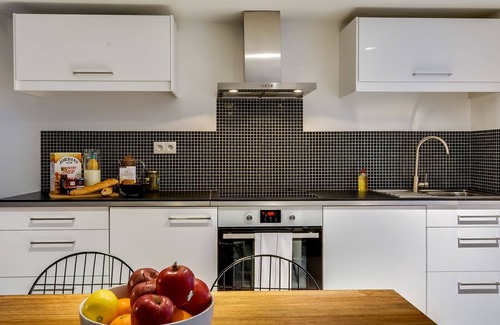 Montmartre Apartment | Sweett | Tardieu II - Two Bedroom Apartment, Sleeps 7