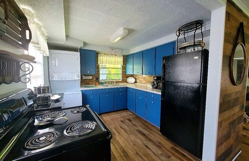 Inverness Cottage | Sweetwater Cottage - Waterfront and Pet Friendly! Canoe and kayaks provided!