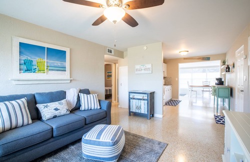 Holland By The Sea House | Sweetwater House 2bd/2bath - Walk to Beach!