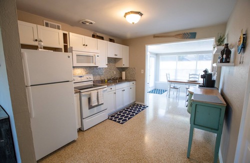 Holland By The Sea House | Sweetwater House 2bd/2bath - Walk to Beach!