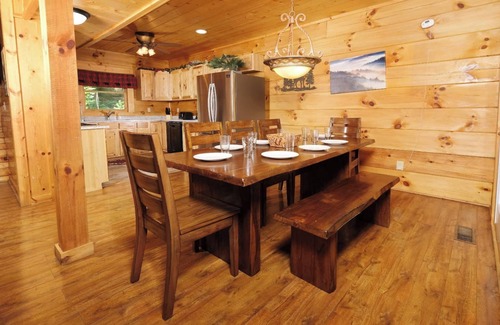 Gatlinburg - Pigeon Forge Cabin | Swim Among Waterfalls, Enjoy Hot Tub Soaks, Sip Fireside, Play Tennis & Hike Trails - Copper River