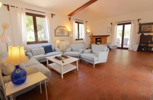 Santa Ponsa Villa | Swim and Barbecue near the Sea
