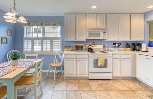 Ocean View Condo | Swim, Boat & Explore: Marsh-Front Gem in Delaware!