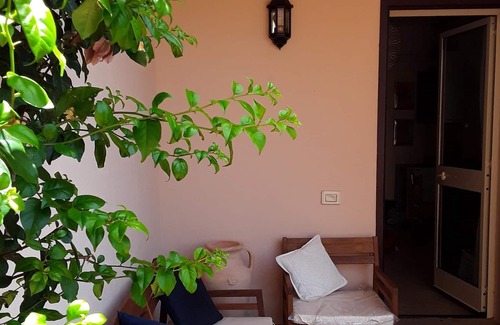 Monte Petrosu Apartment | swimming pool 2 terraces + garden on one level FREE WIFI, air conditioning, parking