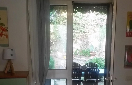 Monte Petrosu Apartment | swimming pool 2 terraces + garden on one level FREE WIFI, air conditioning, parking