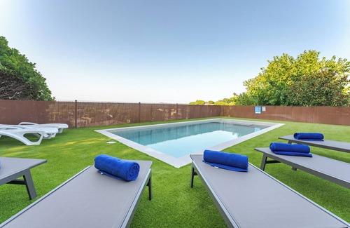 Agora Parc Ski Chalet | Swimming pool & BBQ | between Costa Brava & mountains