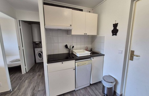 Tamaris Apartment | Swimming pool, nearby beaches, internet and private parking
