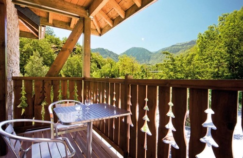 Ax-les-Thermes Apartment | Swimming pool, terrace, balcony, parking, tv, ski locker, 24m², Ax-Les-Thermes