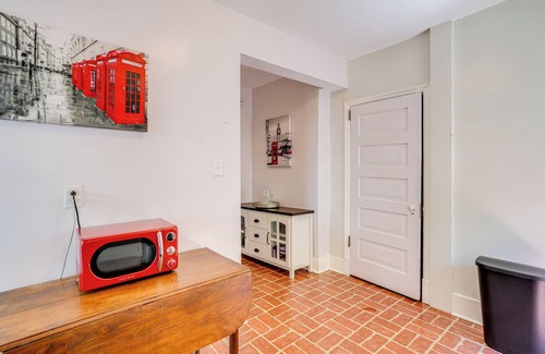 Lynchburg House | 'Swimming Under the Stars' Lynchburg Apt w/Pool!
