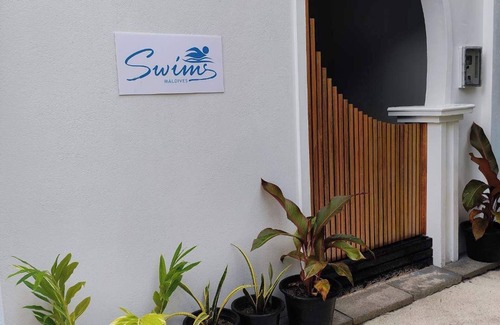 Omadhoo House | swims maldives