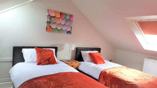 Swindon Apartment | Swindon City Centre Duplex - EnterCloud9SA