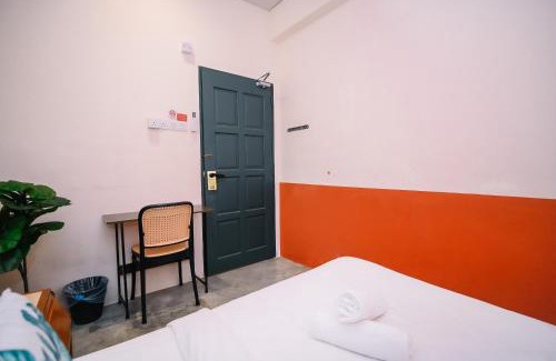 Downtown George Town Hotel | Swing & Pillows - 75 Muntri, Penang