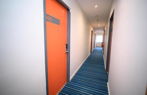 Ss 4 Hotel | Swing & Pillows - Kelana Jaya Selangor