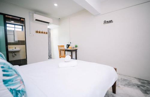 Seri Kembangan Hotel | Swing & Pillows - Seri Kembangan Selangor