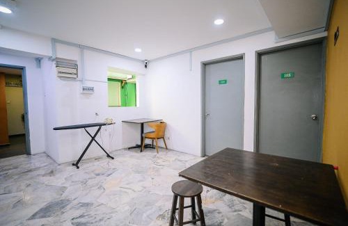 Seri Kembangan Hotel | Swing & Pillows - Seri Kembangan Selangor