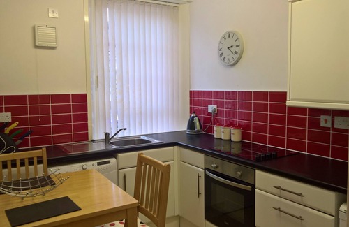 Whitby Apartment | Swingbridge View - Beautiful 2 Bedroom Apartment in the Heart of Whitby