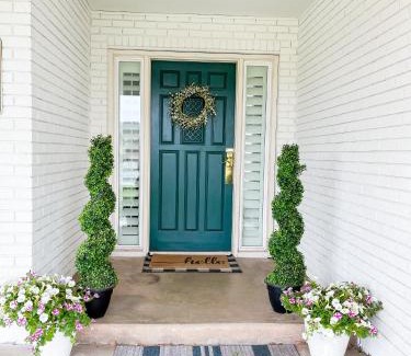 Santa Clara House | Swiss Corner Cottage * Private-Heated Indoor Pool